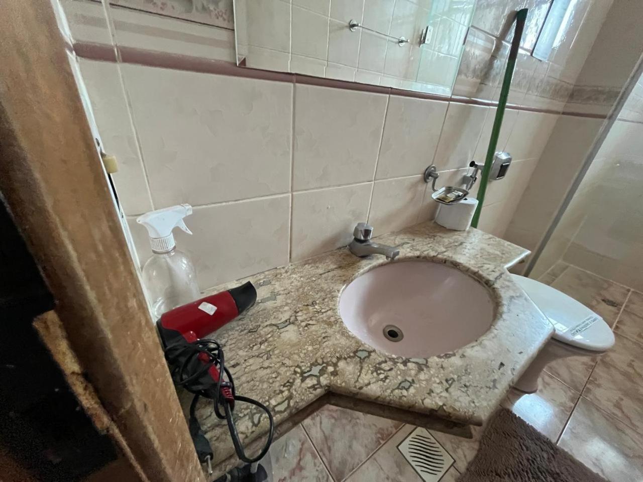 Casa Quintal Bueno! 5 Quartos Com Ar Split E Internet Ultra! Perto Do Melhor De Goiania! Marista Parques Areiao E Vaca Brava Hospital Premium Mater Dei Blue Fit Perdomo Goiania Shopping! Dış mekan fotoğraf